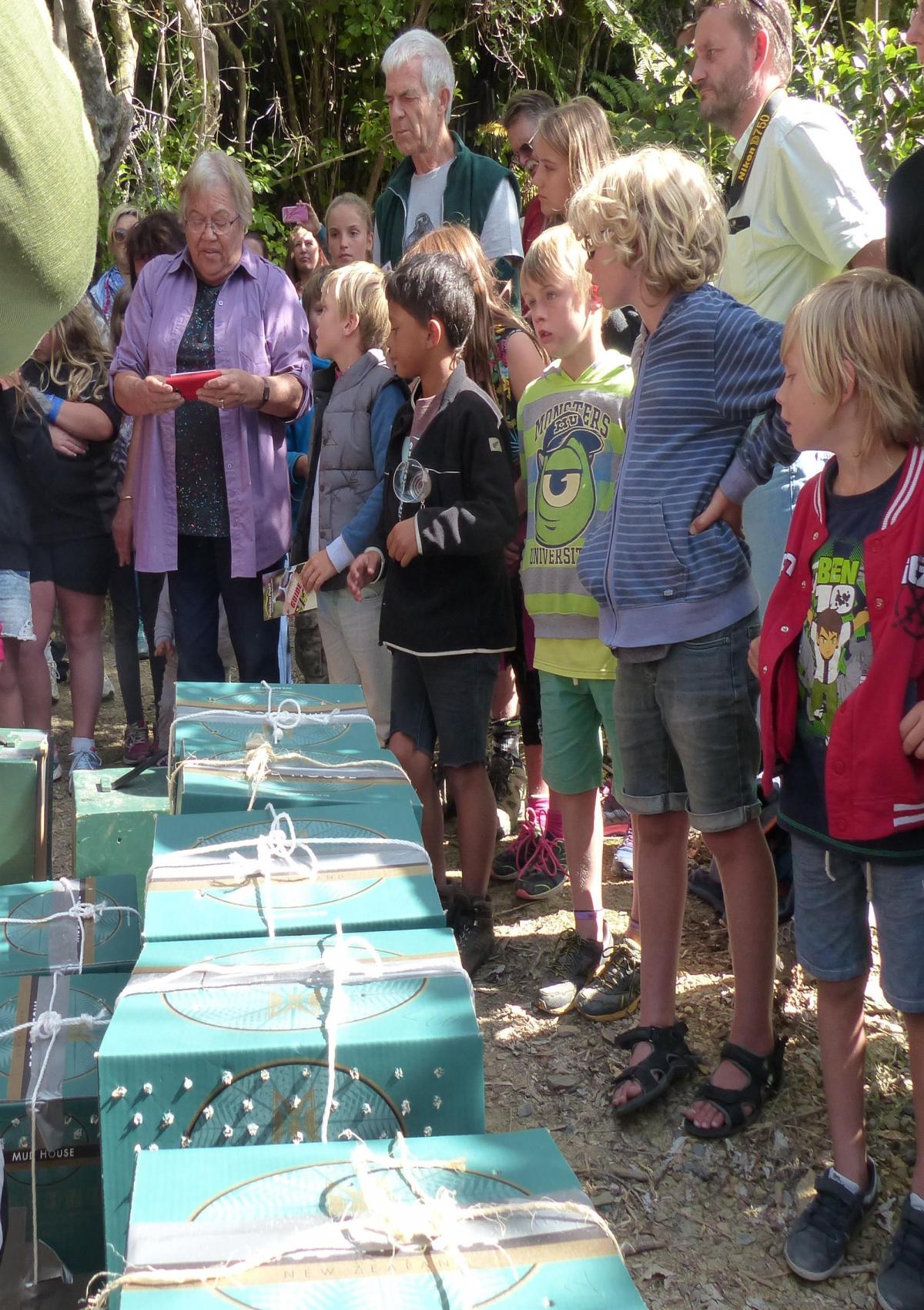 Photo Gallery  - Witnessing the release of Sth Is Robin on Kaipupu Point, 1 March 2016 